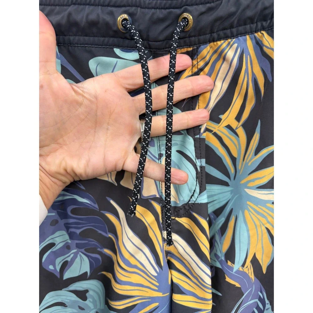 Salty Crew Breaker Board Shorts Tropical Print Surf Swim Beach Quick‎ Dry XL
